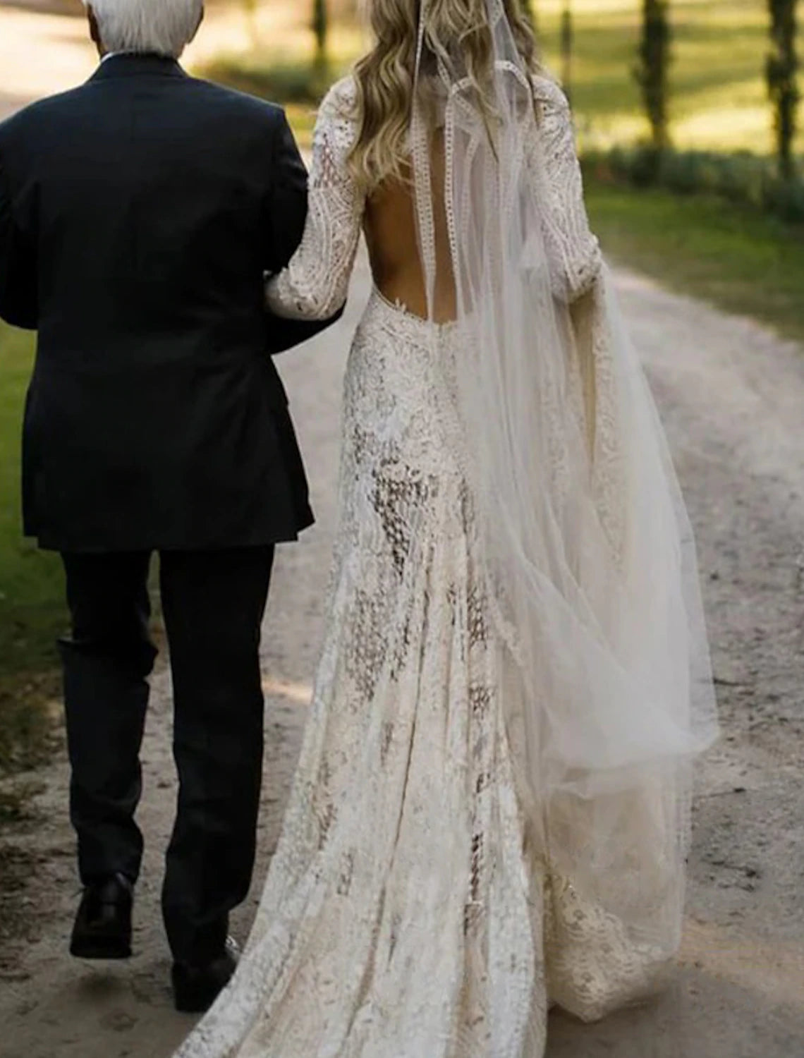 Wholesale Beach Open Back Boho Wedding Dresses Sheath / Column High Neck Long Sleeve Court Train Lace Bridal Gowns With Appliques Solid Color